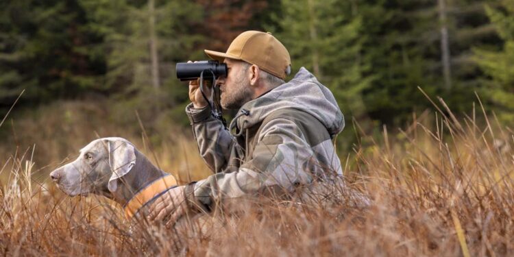 Il compagno perfetto per ogni esploratore: il MINOX X-Tour accompagna cacciatori e naturalisti nella scoperta della natura con dettagli sorprendenti.