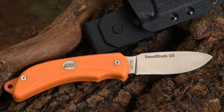 Eka Swedblade G5 orange viene fornito con pratica custodia in Kydex.